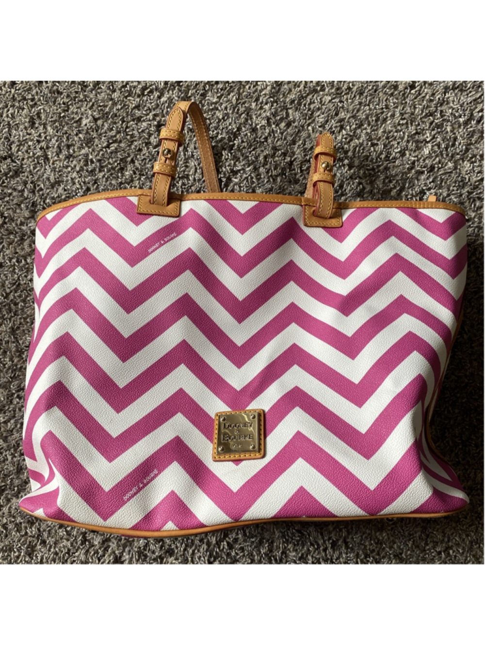 Dooney And Bourke Chevron Leisure Shopper Tote Handbag Pink And White